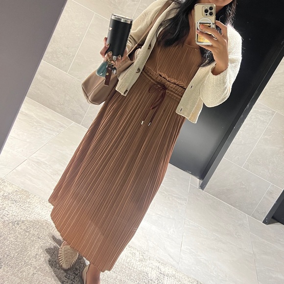 A.L.C. Val Pleated Midi Dress - Picture 5 of 5